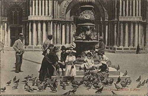 Хранење на Гулабите На Плоштадот Свети Марко Венеција, Италија Оригинална Античка Разгледница
