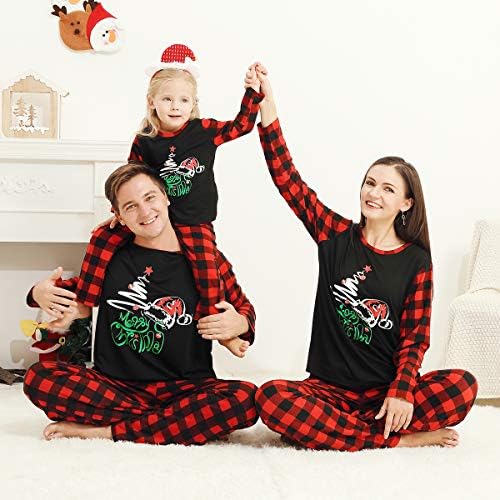 Одмор Божиќ Божиќни пижами Семејство што одговара