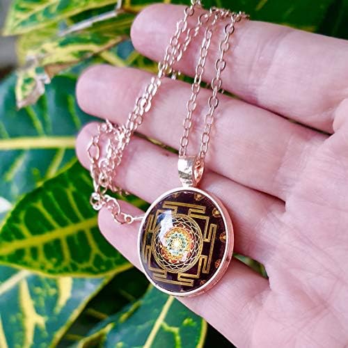 Златен метал од ѓердан од Шри Јантра. За мажите и жените накит Свето геометрија ѓердан за мажи медитација духовно. Исцелување накит