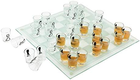 Вистинска игра со стакло во шах, шаховска табла со шут стакло шаховски парчиња, чисто стакло и замрзнато стакло, игра за пиење шах