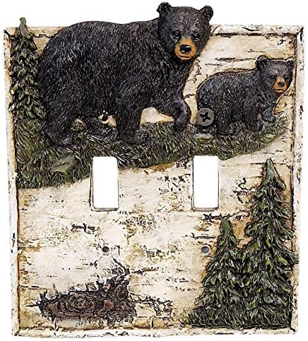 Црна мечка на бреза со борци за излез на куќи за куќиште за куќиште за куќи за куќиште за дома