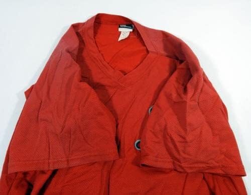 2008 година Гвинет Храбри Мет Јанг 5 Игра користеше Црвен дрес XL DP44011 - Игра користена МЛБ дресови