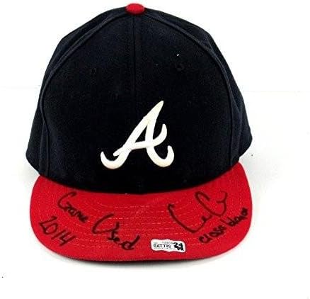 Еван Гатис автограмирана/потпишана игра користена Атланта Храбри дома МЛБ капа со „Ел Осо Бланко - Игра за 2014 година Користена“ натпис - MLB автограмирана игра кори?