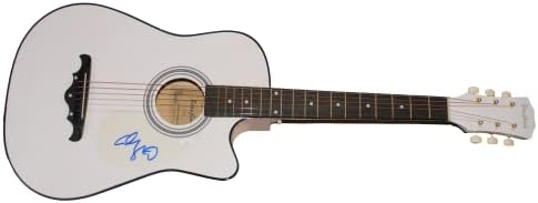Адам Сендлер потпиша автограм со целосна големина Акустична гитара C w/ James Spence Authentication JSA COA - Saturday Night Live SNL Star,
