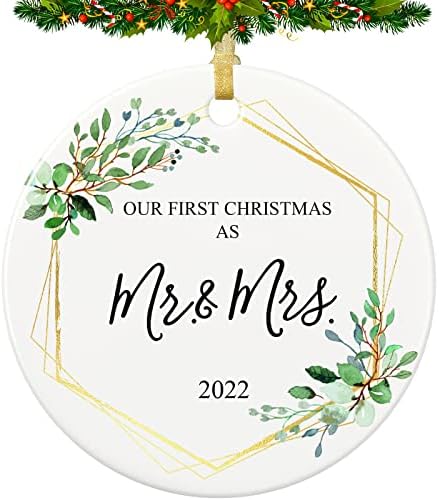 2022 Нашиот прв Божиќ како г-дин и г-ѓа, 2022 Божиќ украсен подарок за двојка, двострана печатена керамичка Божиќна висечка украси за Божиќно