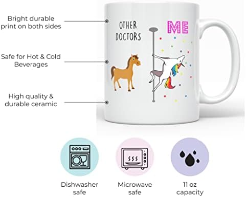 Younique Designs Доктор кригла - Преносна кригла за кафе 11 мл, смешни докторски подароци за мажи жени, подарок за лекар, најдобар доктор