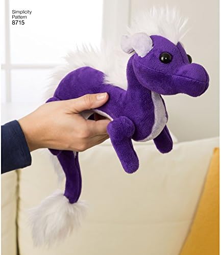 Едноставност 8715 Детска полнета животинска змеј играчка за шиење на играчки од Beezee Art, само една големина