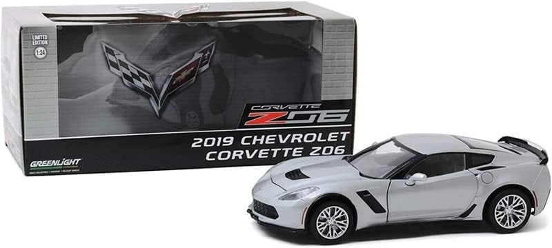 Greenlight 2019 за Chevrolet за Corvette Z06 Coupe - Blade Silver Metallic 1/24 Diecast камион претходно изграден модел
