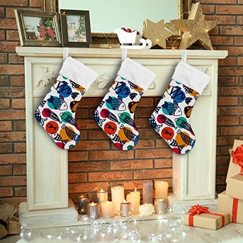 Божиќни чорапи Симпатична цртана риба Полка точка, бела плишана манжетна, мекеризирана кадифена семејна празник персонализиран голем порибување