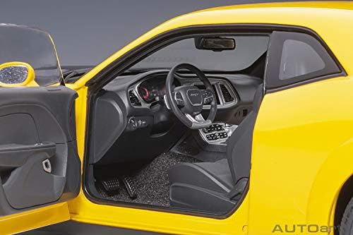 Dodge Challenger SRT Hellcat Widebody жолто јакна со сатен црна аспиратор 1/18 модел автомобил од Autoart 71737