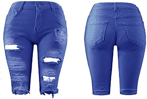 Уфоко жени со средно издигнување на денот на тексас на коленото со должина на коленото, кривини во Бермуда, се протегаат кратки фармерки