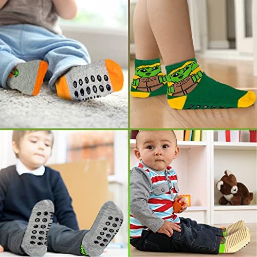Дизни бебе Јода Момци чорапи 10 пакувања детски чорапи и чорапи за мали деца со грипири, чорапи што не се лизгаат за момчиња