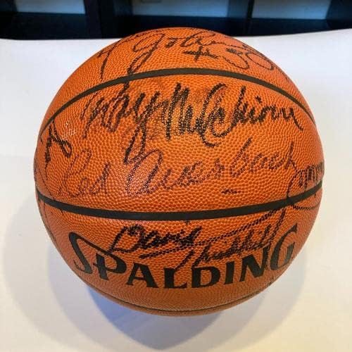 1985 Тимот на БОСТОН КЕЛТИКС НБА Шампион потпиша официјална НБА игра кошарка ПСА ДНК - Автограмирани кошарка