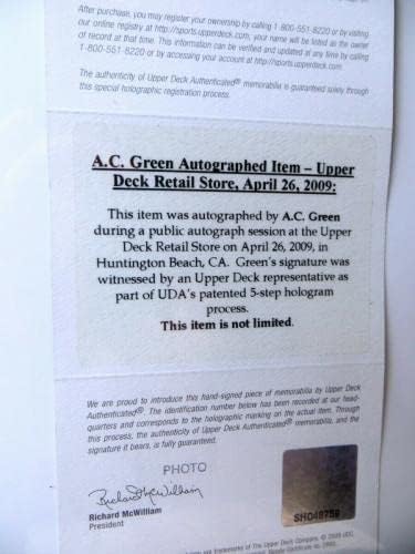 AC Green потпишана автограмирана 16x20 Фото Лос Анџелес Лејкерс UDA SHO048759 - Автограмирани НБА фотографии