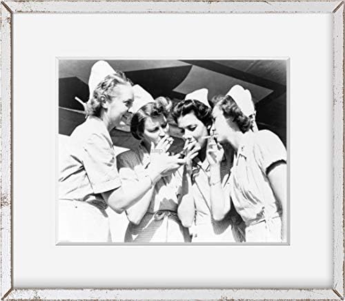 Бесконечни фотографии Фото: Американски армиски медицински сестри | Медицинска група | Американски бомбардери бази во Русија | 1947 година | Историска wallидна уметнос?