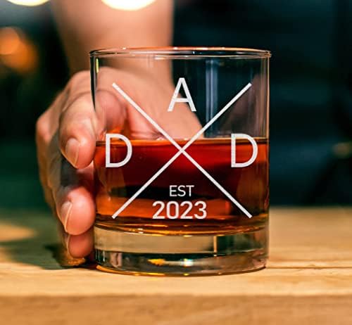 КАРВЕЛИТА Тато Glass 2023 Виски Стакло-Најави За Бременост За Тато - 11оз Старомодно Стакло Од Бурбонски Карпи За Очекување