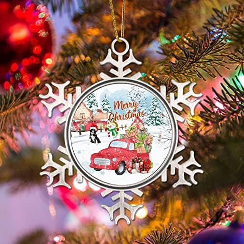 Орнаменти на Божиќни дрвја Фарма куќа Црвен камион во снежни украси Среќен Божиќ Снежан куче Божиќ декор Померански празник чувар на снегулка
