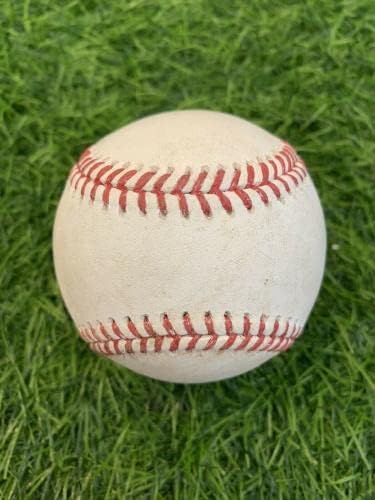 Кристијан Јелих Милвоки Бруерс игра користеше бејзбол „РБИ Трипл“ MLB Auth - MLB игра користеше бејзбол