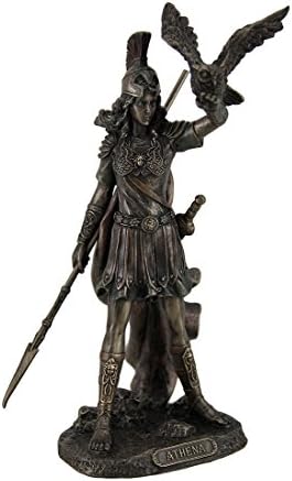 Атина - смола, грчка божица на мудроста и војната со статуата на був