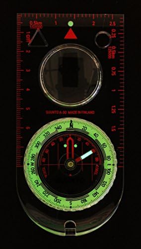 КОМПАС СУУНТО А-30: Компактен, пешачки компас со прозрачни ознаки при слаба осветленост