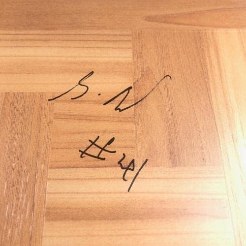 Saddiq Bey Потпишан под подот JSA Детроит клипови автограмирани - автограмирани плочи за подот во НБА