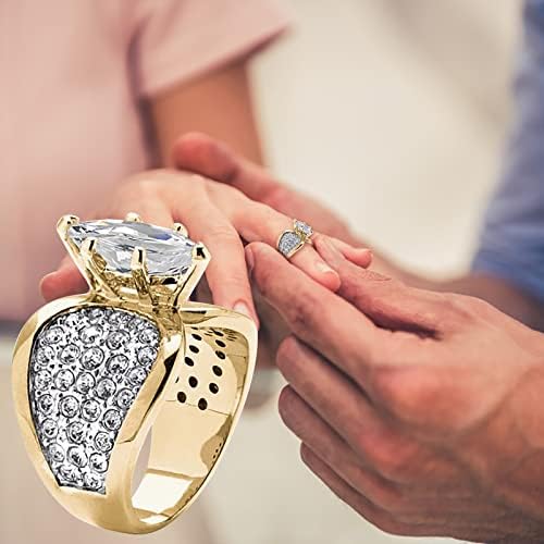 Златни кубни прстени за ангажман во цирконија за жени околу скратениот венчален прстен ветуваат годишнини прстени за неа