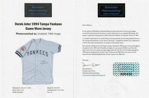 Играта Дерек etетер користеше Фото совпаѓана потпишана во дебитант во 1994 година, Jerseyујорк Јенкис Jerseyерси - МЛБ автограмирана игра користени лилјаци