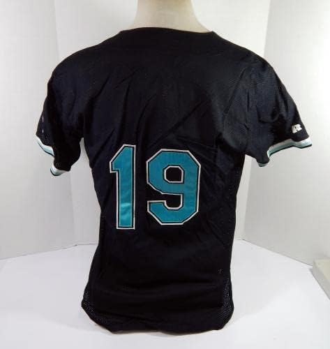1999-02 Флорида Марлинс 19 игра користена плоча за име на црна маичка отстранета 44 DP42615 - Игра користена МЛБ дресови