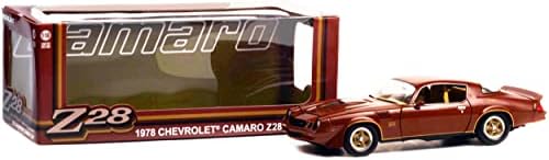 1978 Chevy Camaro Z/28 Carmine Red Metallic со дво-тоно злато лента 1/18 Diecast Model Car By Greenlight 13604