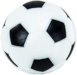 Хуџи Фосбол ги заменува црно -белите мини фудбалски топки
