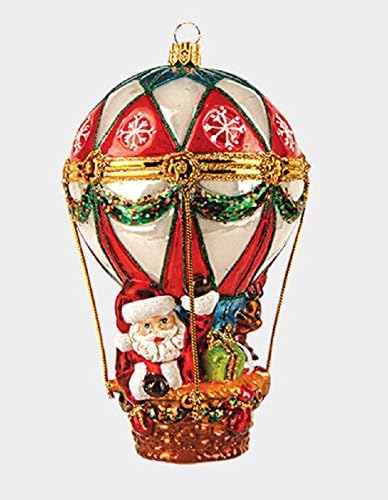 Дедо Мраз во балон со топол воздух