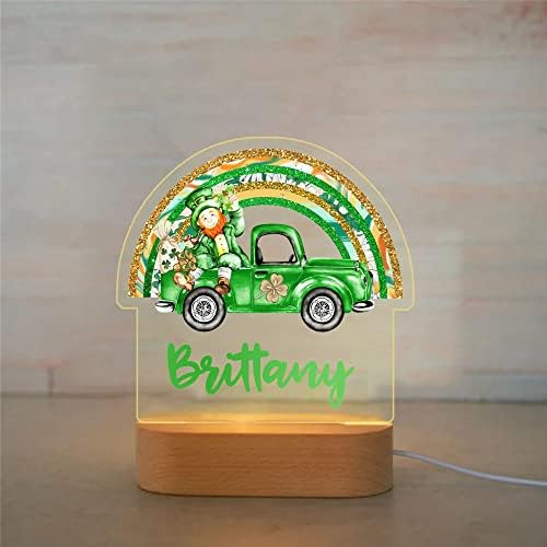 Souleather персонализирано име Св. Патрик, ноќно светло, гном што седи на зелениот автомобил Среќа Кловерс Св. Патрик Денот, декор за домови, декор
